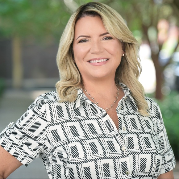 Meet your Posher, Perry - Picture 2 of 2